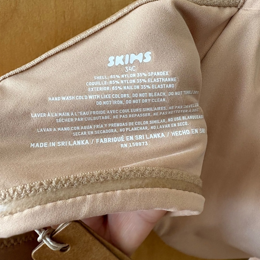 Skims Smoothing Intimates Unlined Strapless Bra - Picture 6 of 6